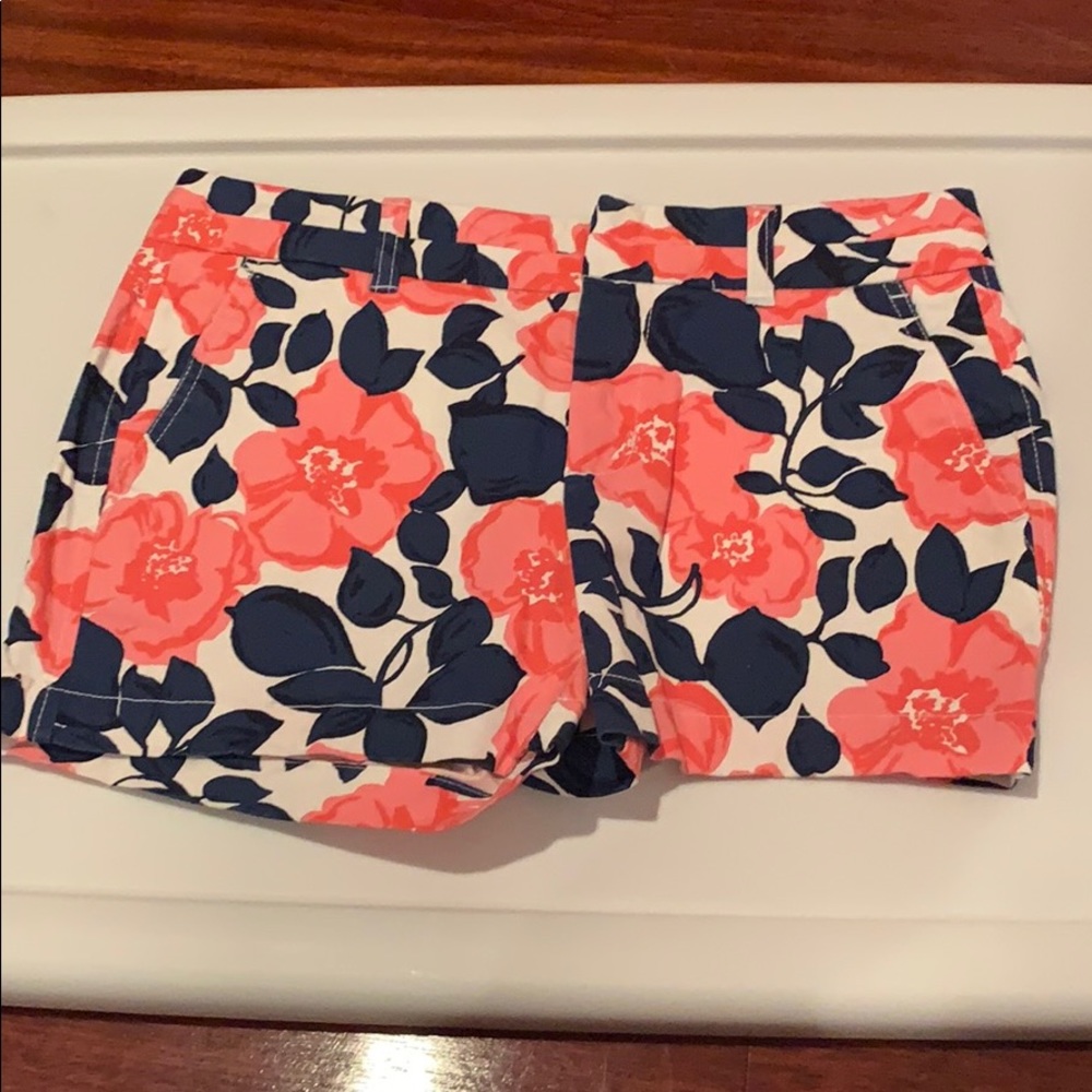 Gap shorts (with tag)